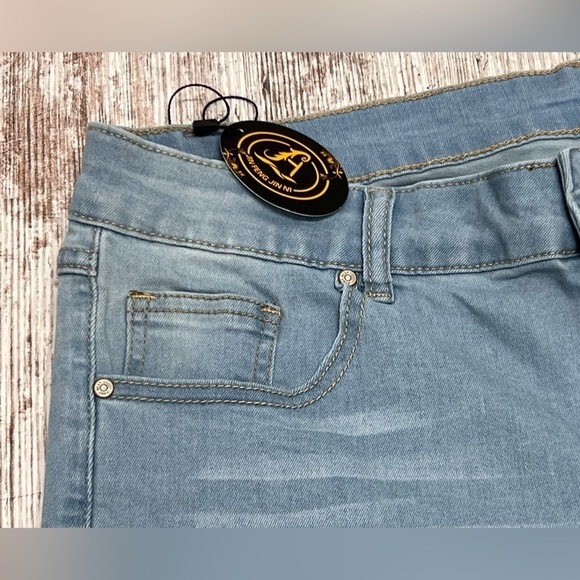 Women’s Junior High Waisted Denim Ripped/Frayed Hem Shorts - Picture 3 of 7